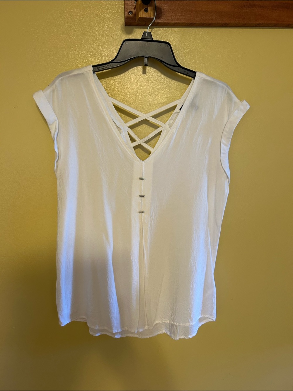 Silver Jeans White Crisscross V-Neck Blouse